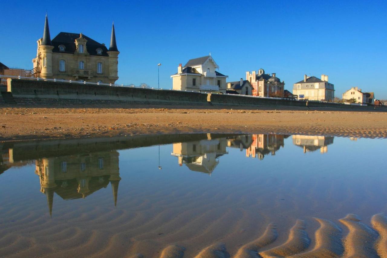 Grand duplex lumineux près Port en Bessin, Bayeux, Omaha Beach, plages du débarquement Commes Esterno foto